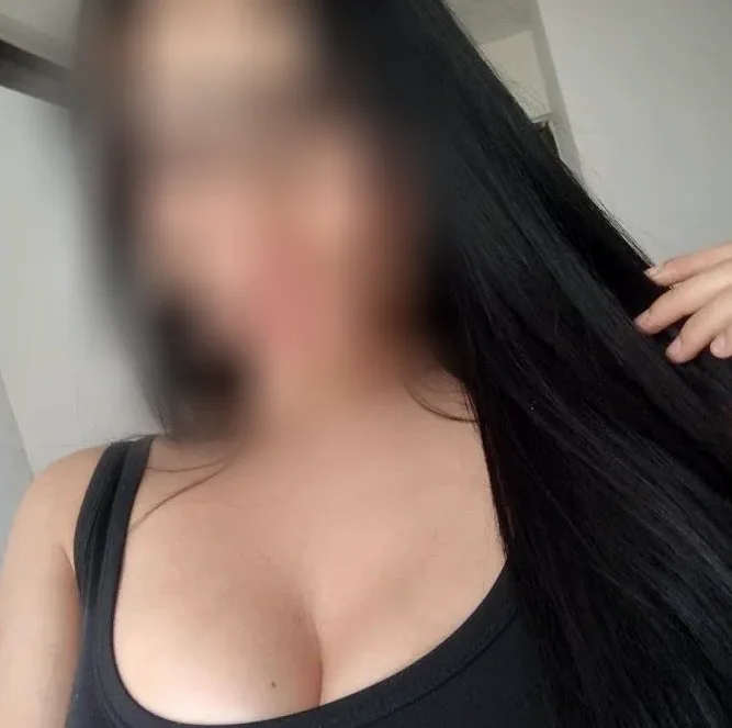 Angharad, 28