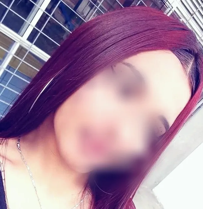 Olivia, 27
